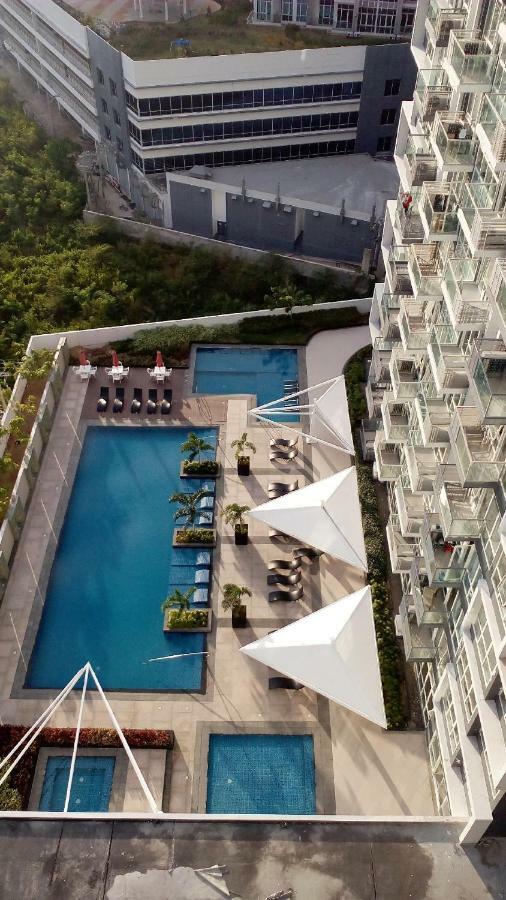 One Pacific Residence Condominium Tower C-16N Мактан Экстерьер фото